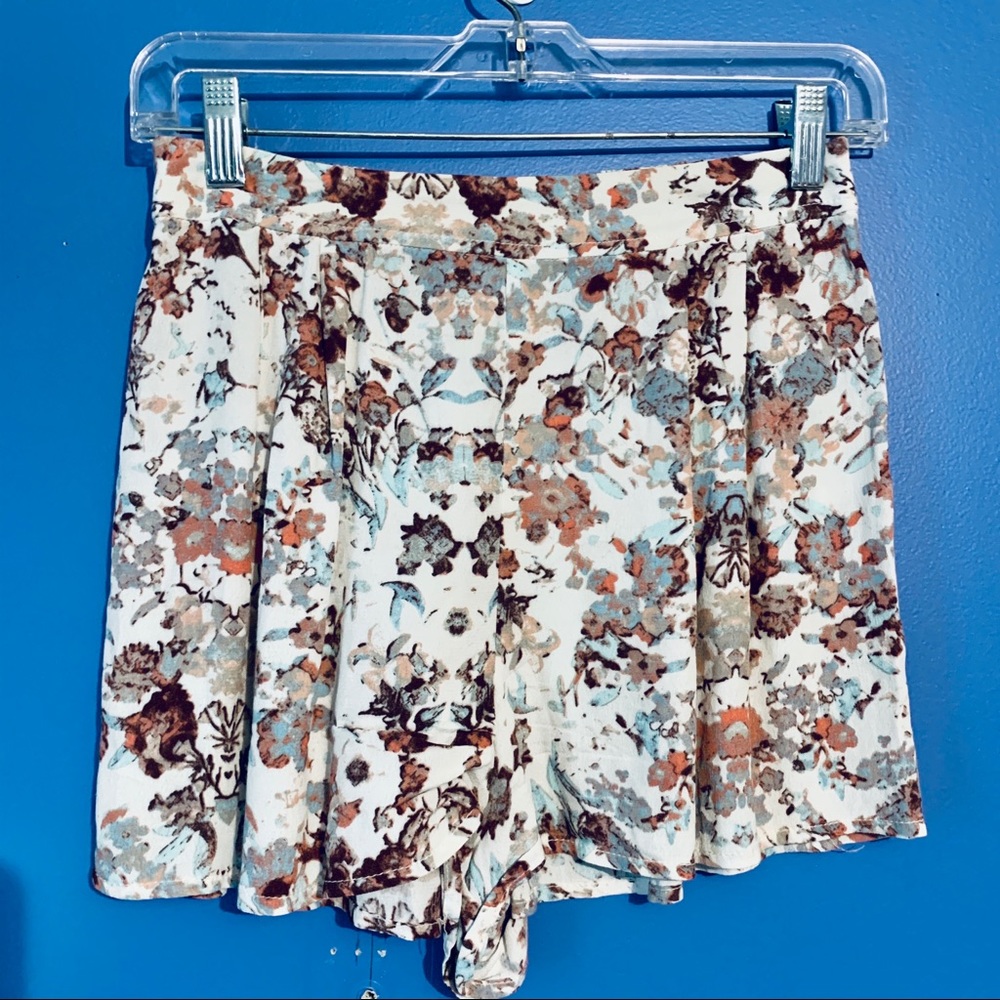 Float floral shorts